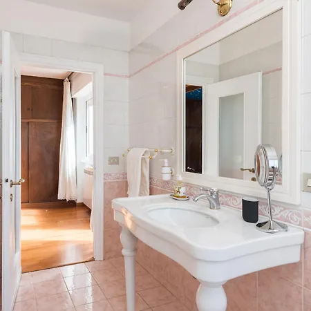 Appartement Vatican-metro A Panoramic Penthouse With Jacuzzi Rome
