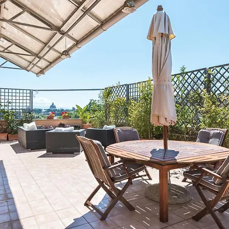Apartamento Vatican-metro A Panoramic Penthouse With Jacuzzi