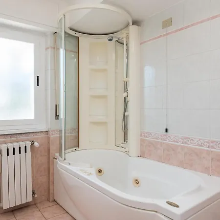 公寓 Vatican-metro A Panoramic Penthouse With Jacuzzi *
